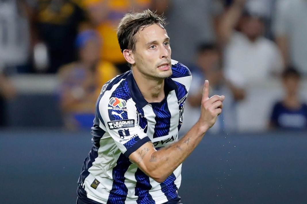 Sergio Canales del Monterrey celebrando
