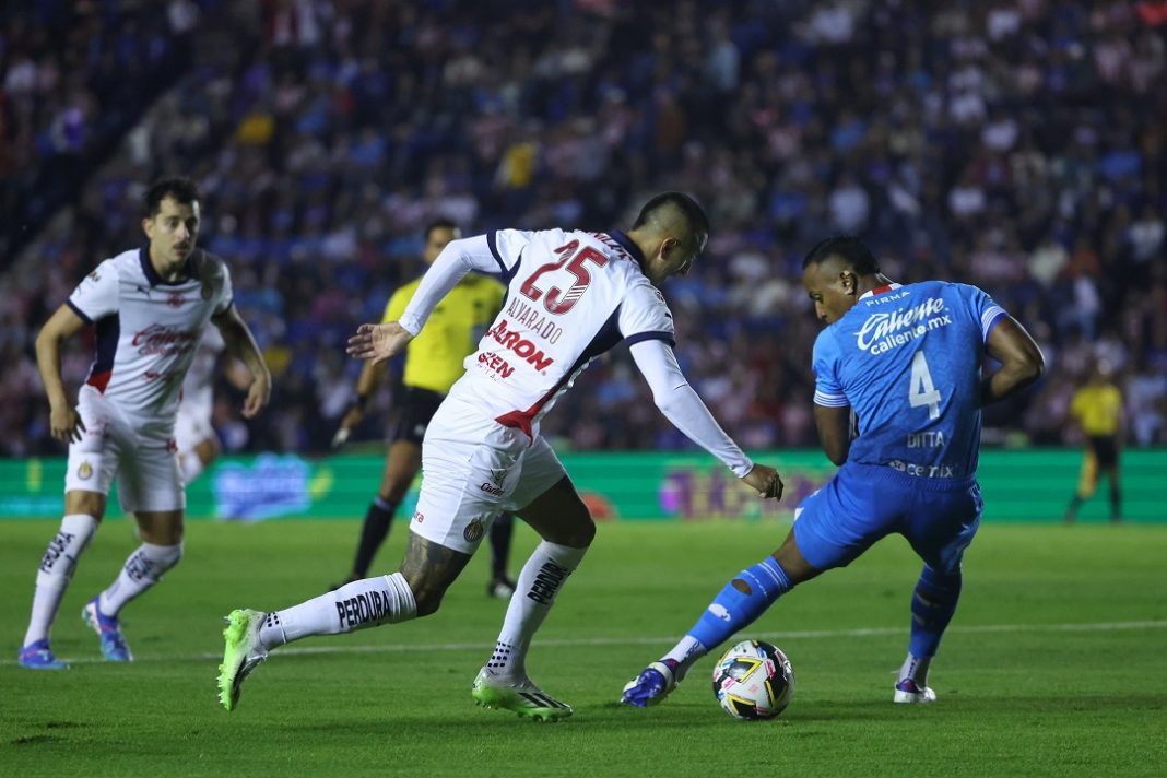 las chivas de guadalajara contra cruz azul