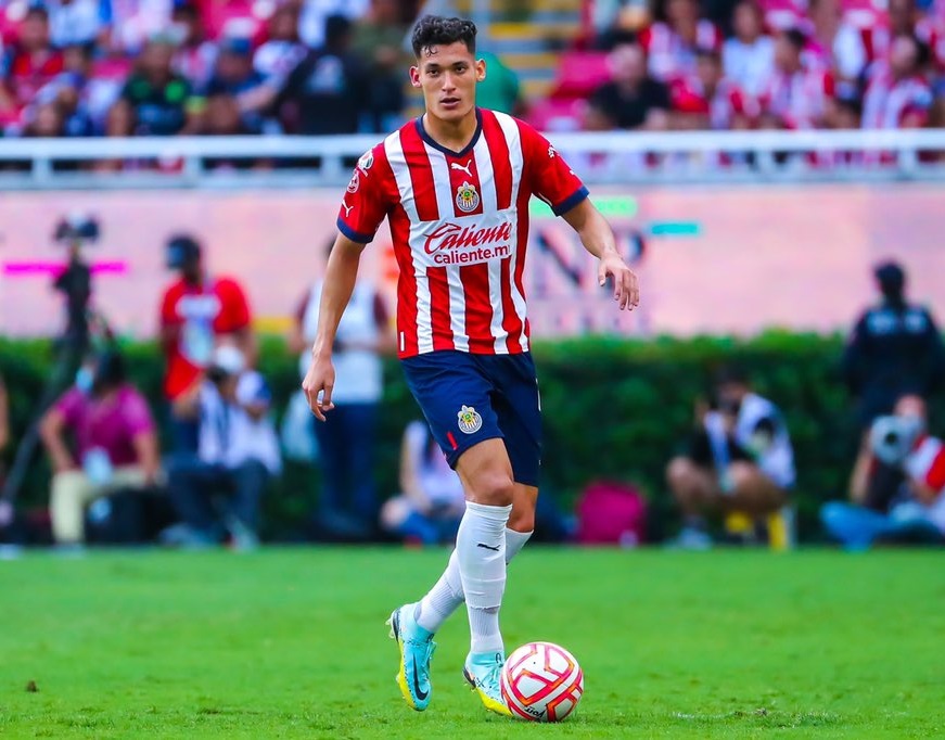 Jugador de Guadalajara en el campo.