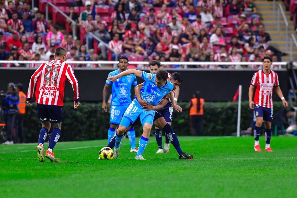 El Pachuca en un partido contra Guadalajara.