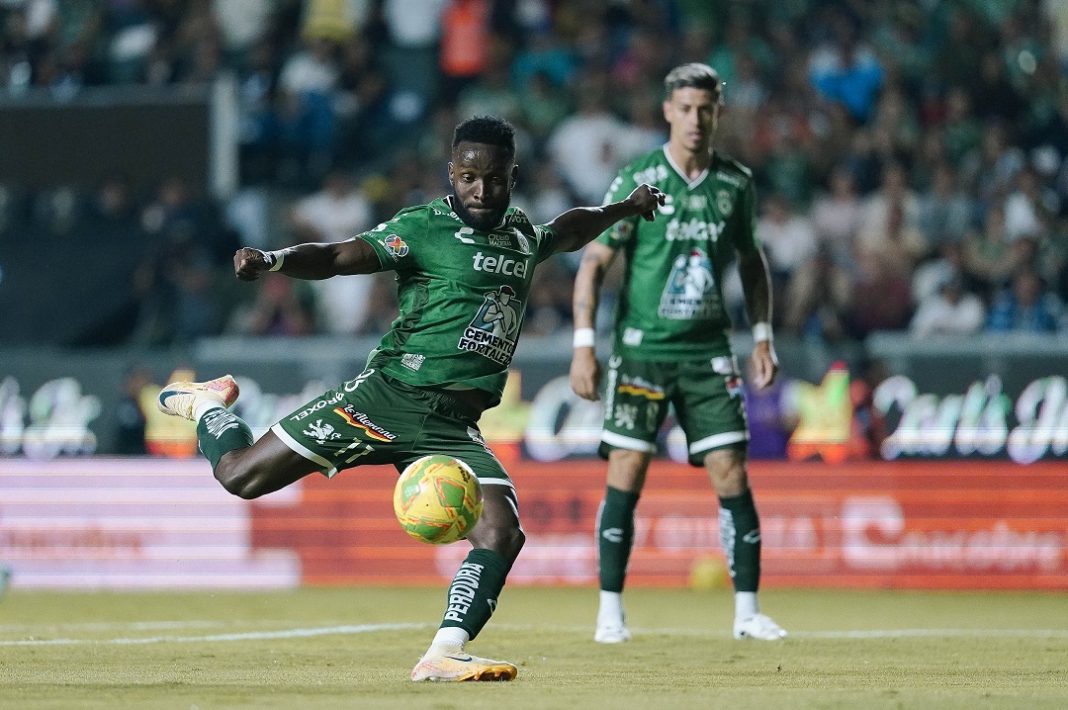 Jugadores de León.