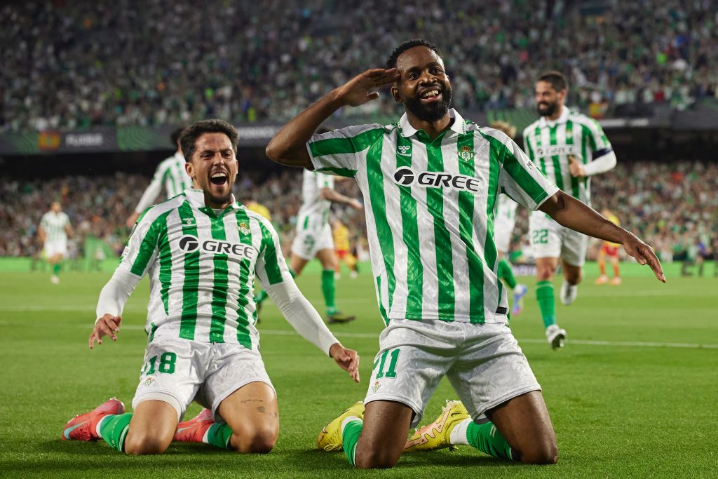 Jugadores de Betis celebrando.