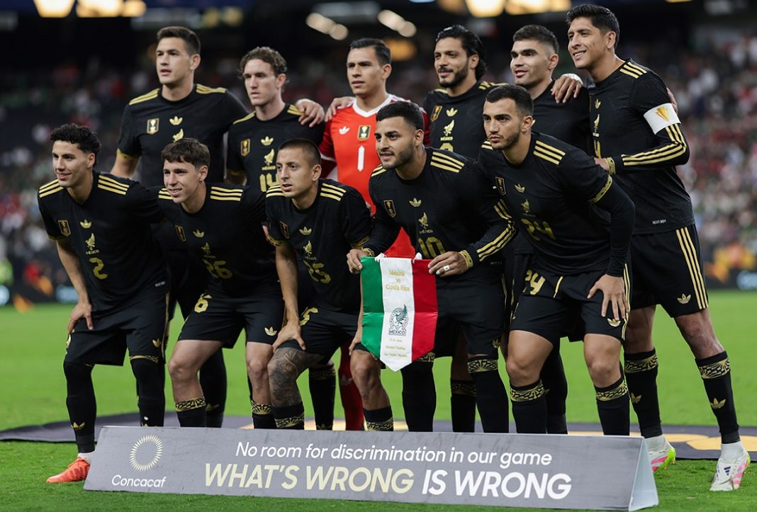 Alineación de la seleccion de México.