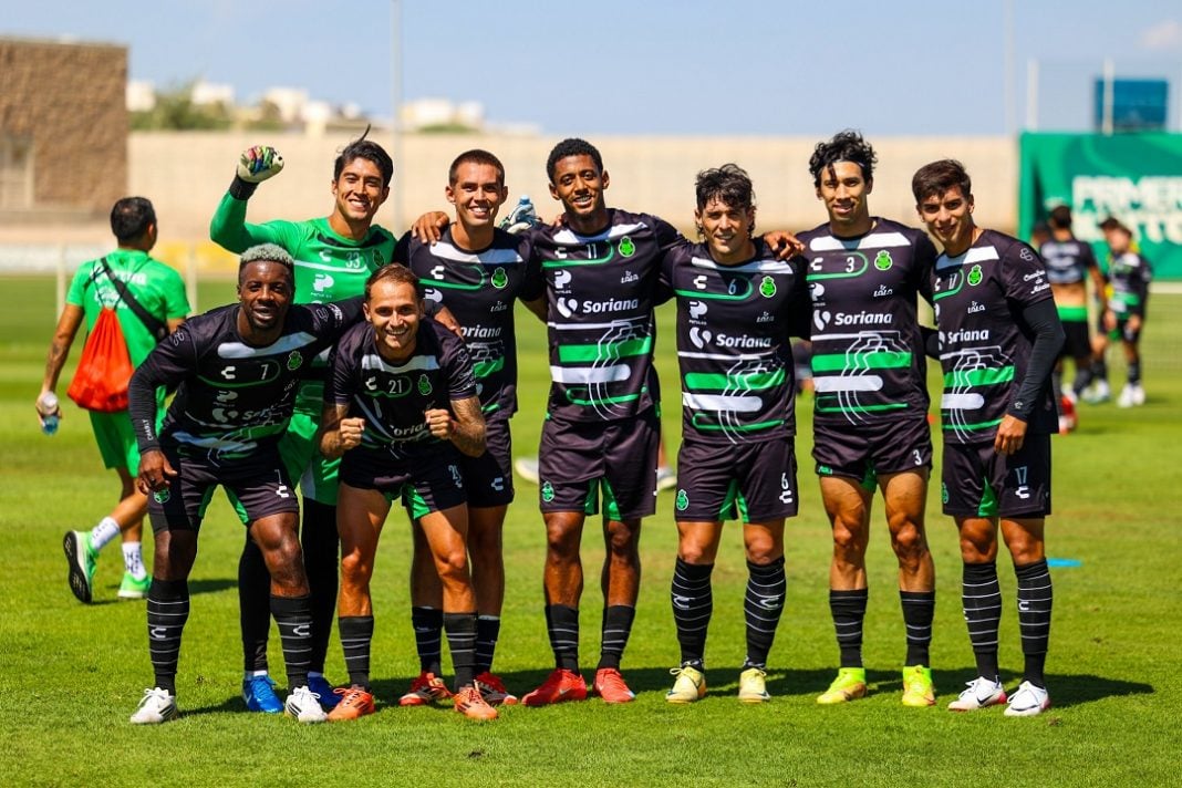 Alineación de Santos Laguna contra Toluca.