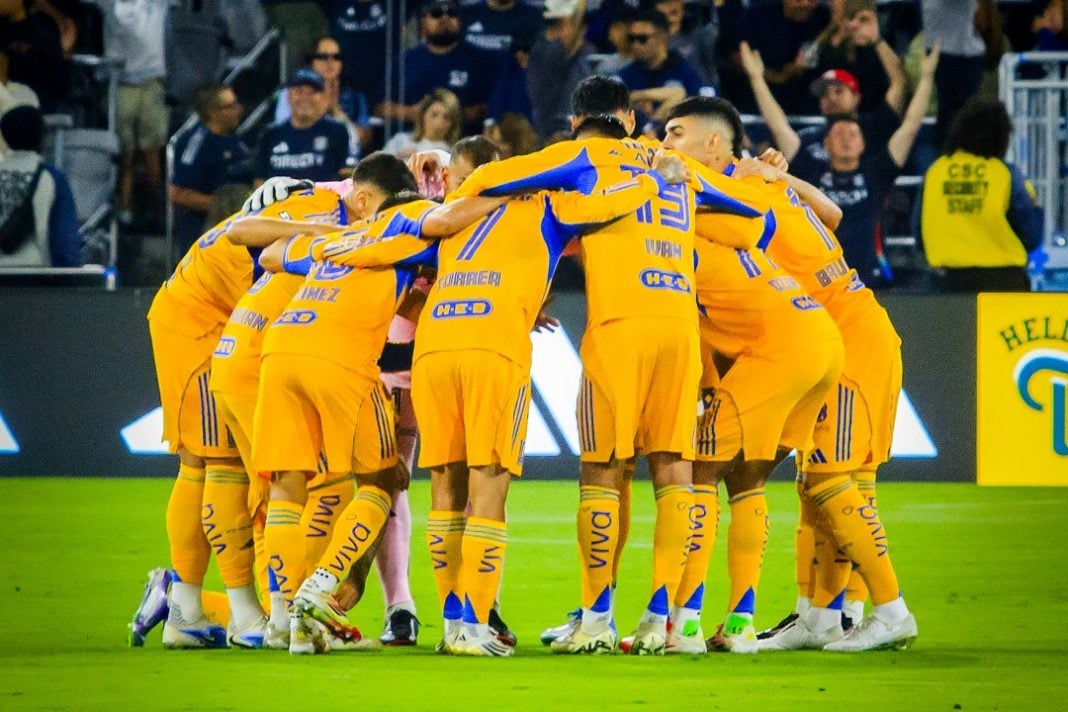 Jugadores de Tigres.