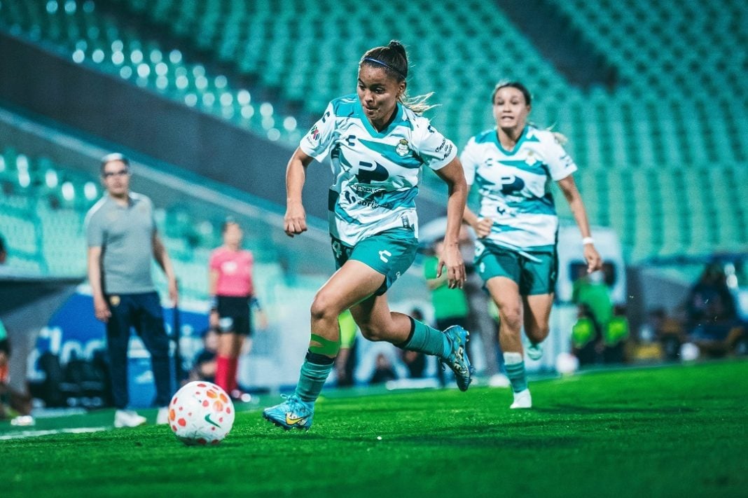 Jugadoras de Santos Laguna Femenil.