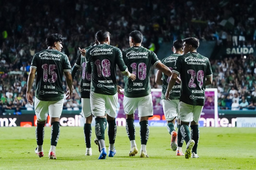Jugadores de León.