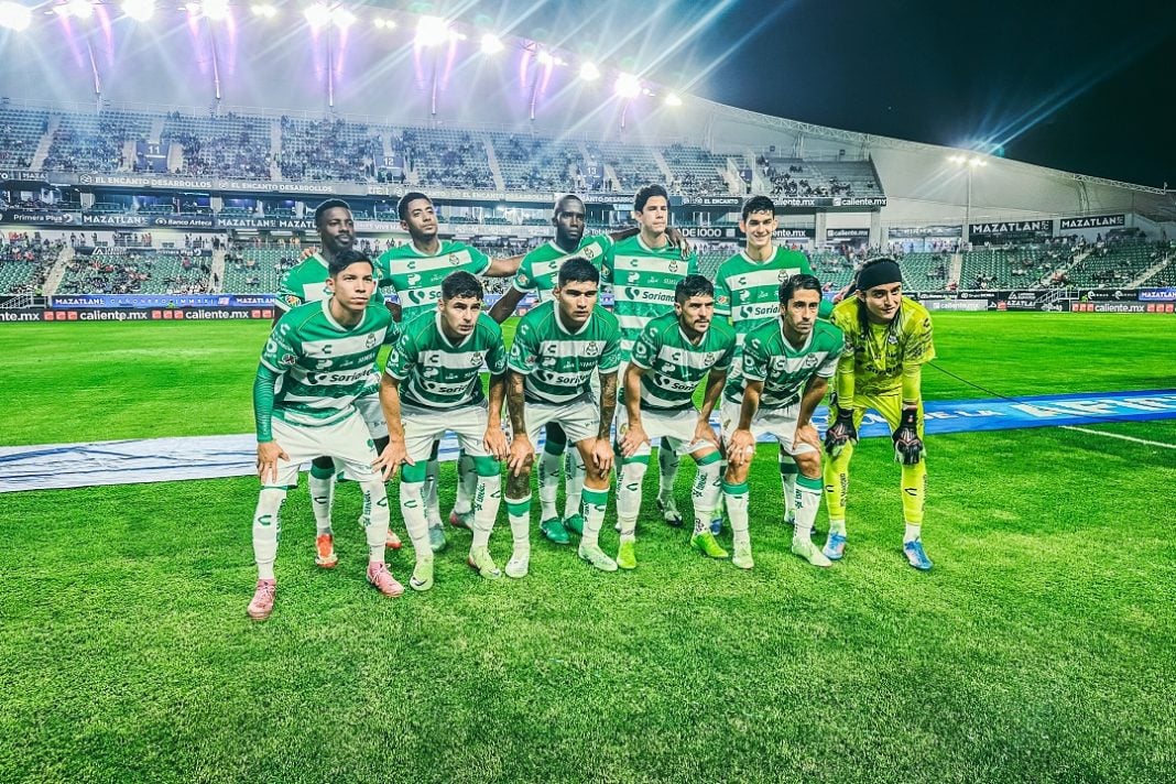 Alineación de Santos Laguna.