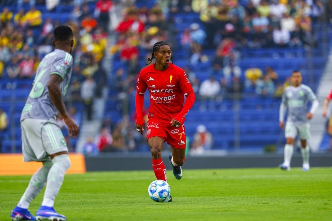 Jugadores de Necaxa.