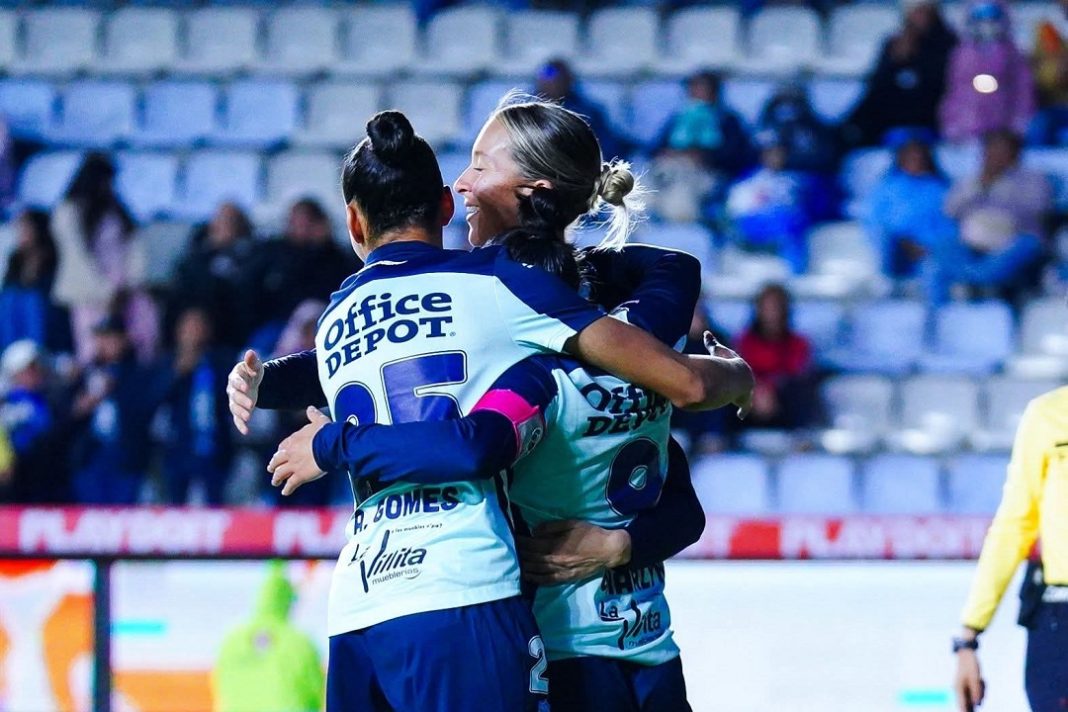 Jugadoras de Pachuca Femenil.