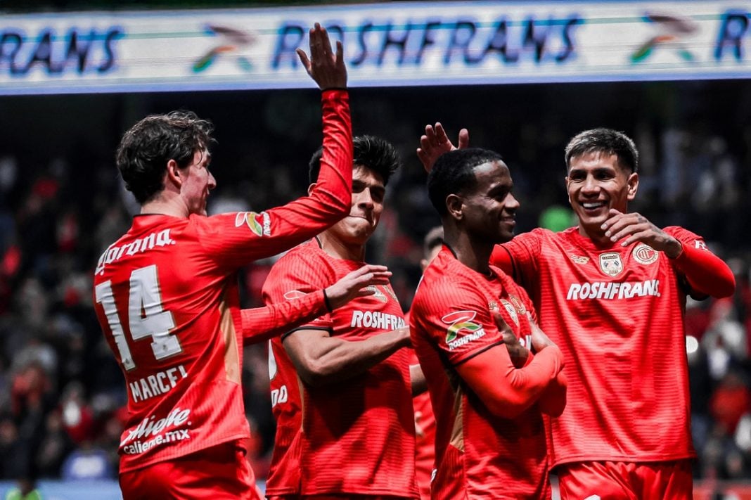 Jugadores de Toluca.