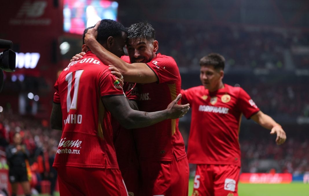 Jugadores de Toluca.