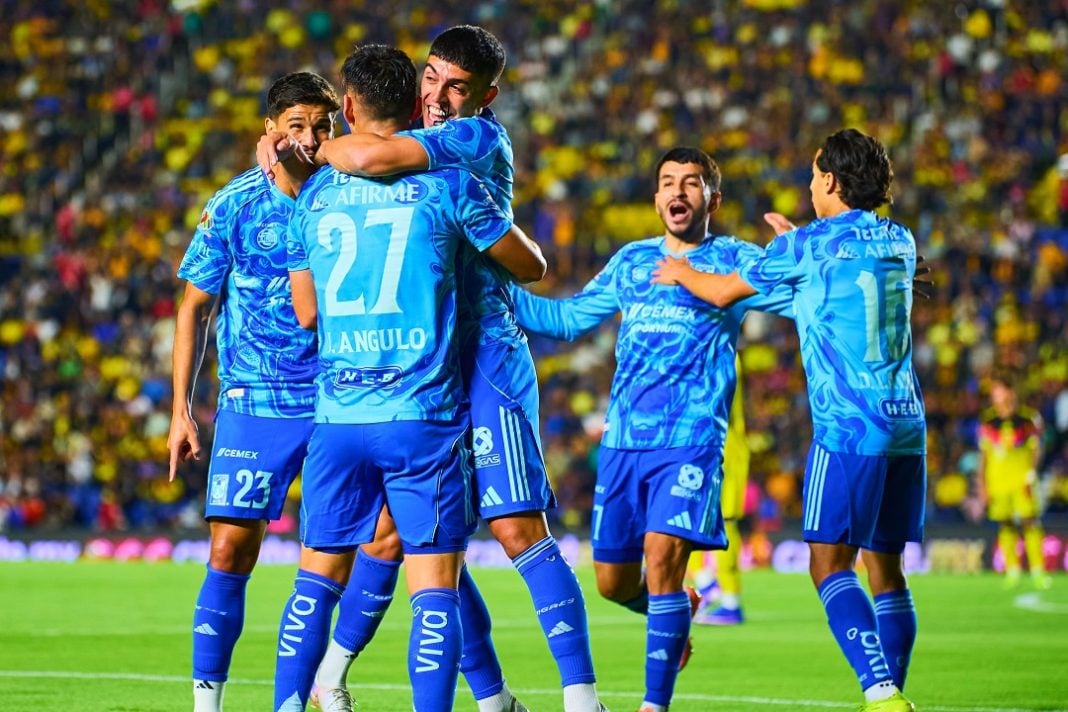 Jugadores de Tigres celebrando en su partido mas reciente.