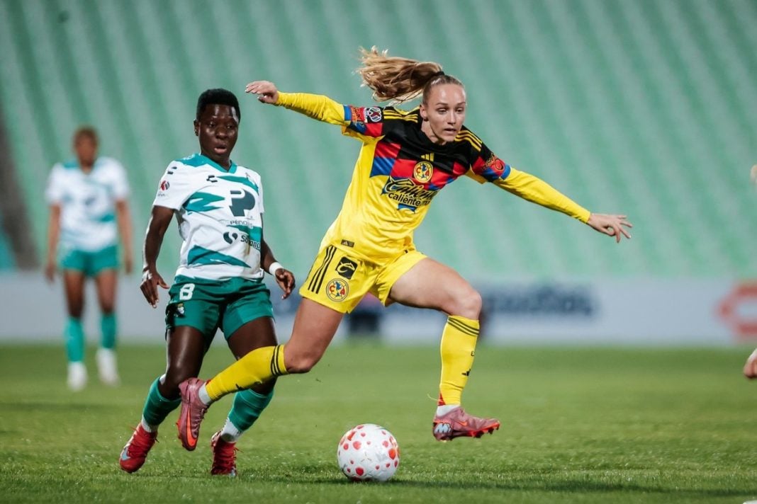 Jugadora estrella del América femenil