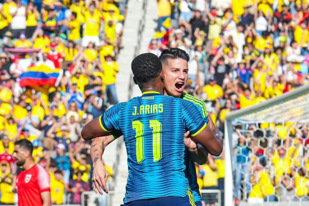James y Arias en su último amistoso previo al Mundial.