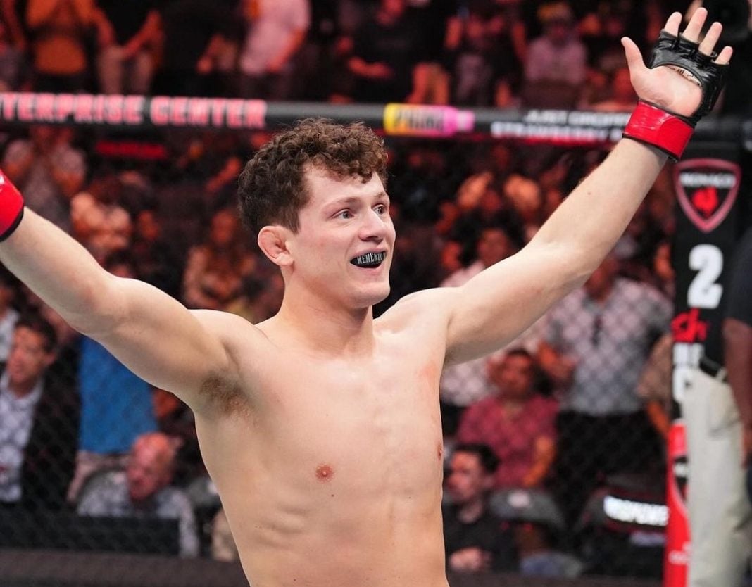 Chase Hooper en el octagono de UFC