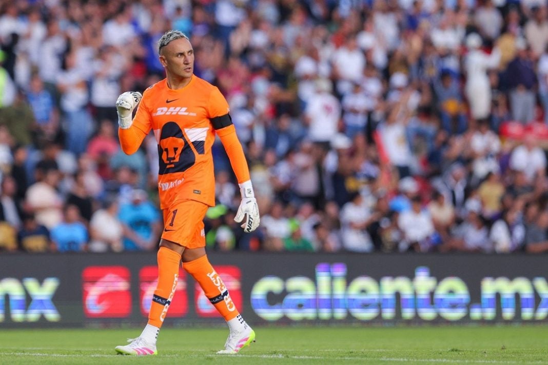 Keylor Navas con Pumas.