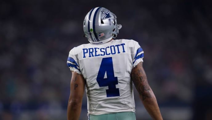 Dak Prescott en un partido de NFL